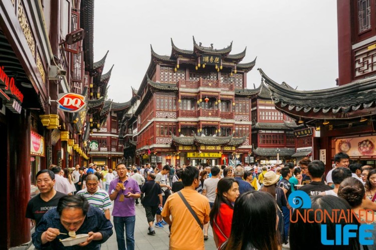 24 Hours in Shanghai, China, Uncontained Life